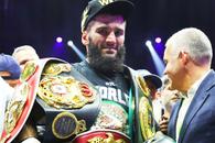 BESTIE! Artur Beterbiev l-a doborât pe Dmitry Bivol și a devenit primul campion absolut la semigrea, în 25 de ani! Controversă la final în meciul anului: „E dezgustător ce ați făcut!”