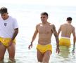 Imagini tari cu fotbaliștii naționalei în Marea Mediterană! Distracție cu Drăgușin, Man, Mihăilă și Niță: așa nu au mai fost văzuți până acum