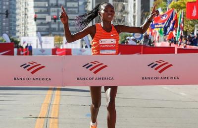 A SPULBERAT recordul mondial feminin la maraton!