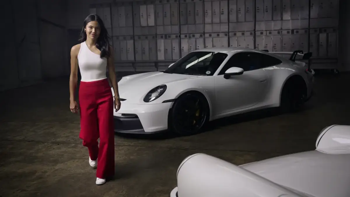Porsche i-a luat mașina! Emma Răducanu are o avere de 12 milioane de euro, dar conduce o Dacia second-hand!