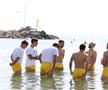 Fotbaliștii naționalei s-au scăldat în Marea Mediterană după Cipru - România