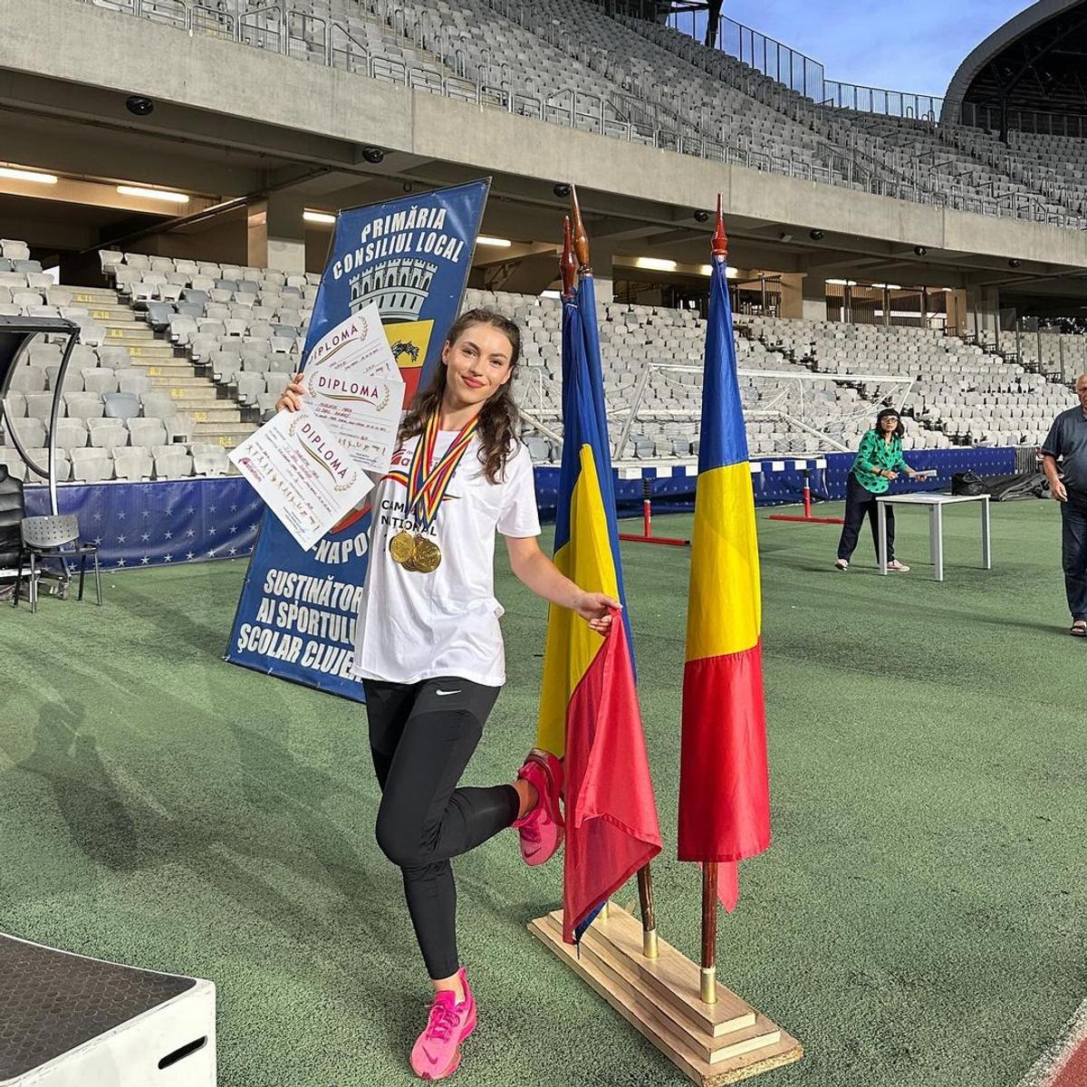 Atleta-fotomodel din România a votat la alegerile prezidențiale și are un îndemn: „Chiar dacă sunt departe de țară...”
