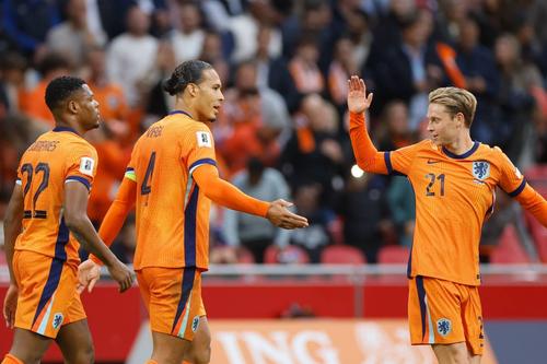 Denzel Dumfries, Virgil van Dijk și Frenkie de Jong / Foto: Imago Images