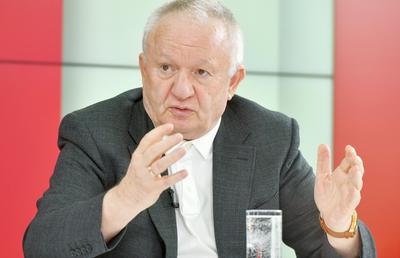 Porumboiu intervine în disputa Rădoi - Baiaram: „Lipsă de inteligență! Dictator, în Emirate se făceau plecăciuni”