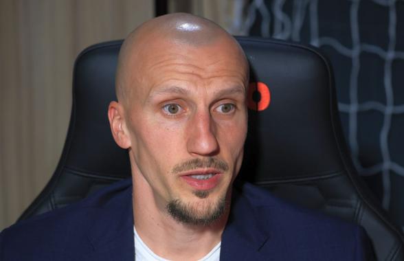Vlad Chiricheș pregătește textul retragerii. Anunț în studioul Gazetei