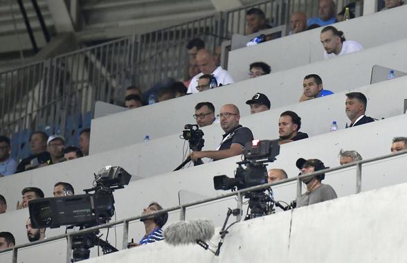 Cât costă accesul pe un stadion?