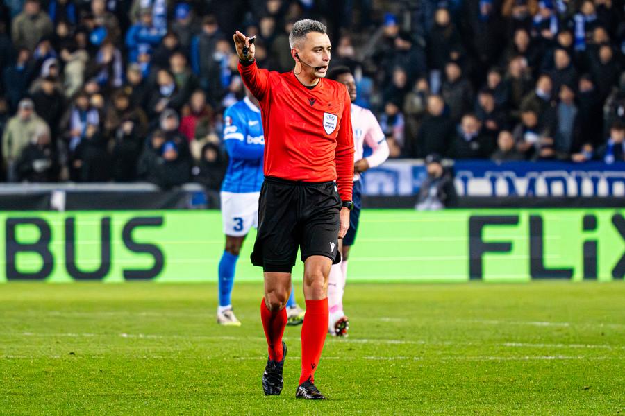 Horațiu Feșnic arbitrează RB Salzburg - AC Milan // foto: imago images Horațiu Feșnic, delegat la un meci tare din Europa League