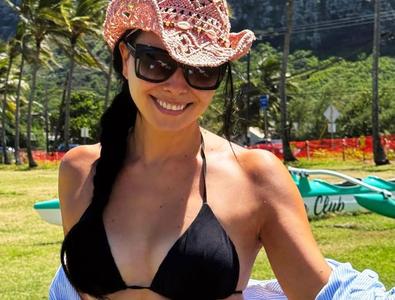 La 43 de ani, Corina Caragea a făcut senzație pe plajele din Hawaii: „Și parcă tot n-am stat suficient”