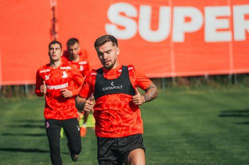 Danny Armstrong se simte foarte bine în tricoul „câinilor”