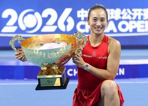 Qinwen Zheng, campioana de la Beijing, și-a explicat ascensiunea fulminantă din ultimele luni: „Nu este ușor să fii un simbol național”