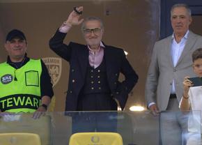 Gigi Becali: „Cred că vrea să-și dea demisia, dar nu îl lasă orgoliul”