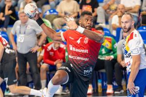 Victor Iturriza, pivotul lui Dinamo București, suspendat pentru returul cu Barcelona