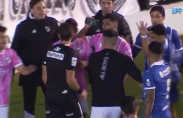 Faza lunii vine din Argentina: penalty anulat fără VAR, după 20 de minute » Cine l-a convins pe arbitru!