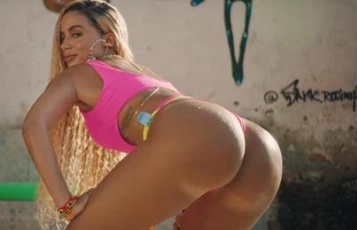 GALERIE FOTO Anitta își trădează echipa pe care o are tatuată: merge la finala marii rivale