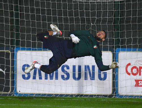 Gigio Donnarumma: „Mă doare să fiu rezervă. Rivalitatea cu Navas mă tulbură”