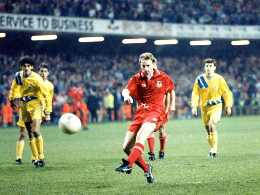 La o palmă de fericire » Ianis Hagi nu a avut cu Islanda norocul lui Gică de la Cardiff