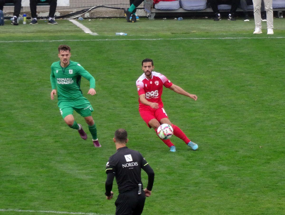 6 detalii de la Dinamo - Dumbrăvița: s-a schimbat playlistul din vestiar, rezervele au făcut hora bucuriei + ce le-au cerut fanii jucătorilor la final