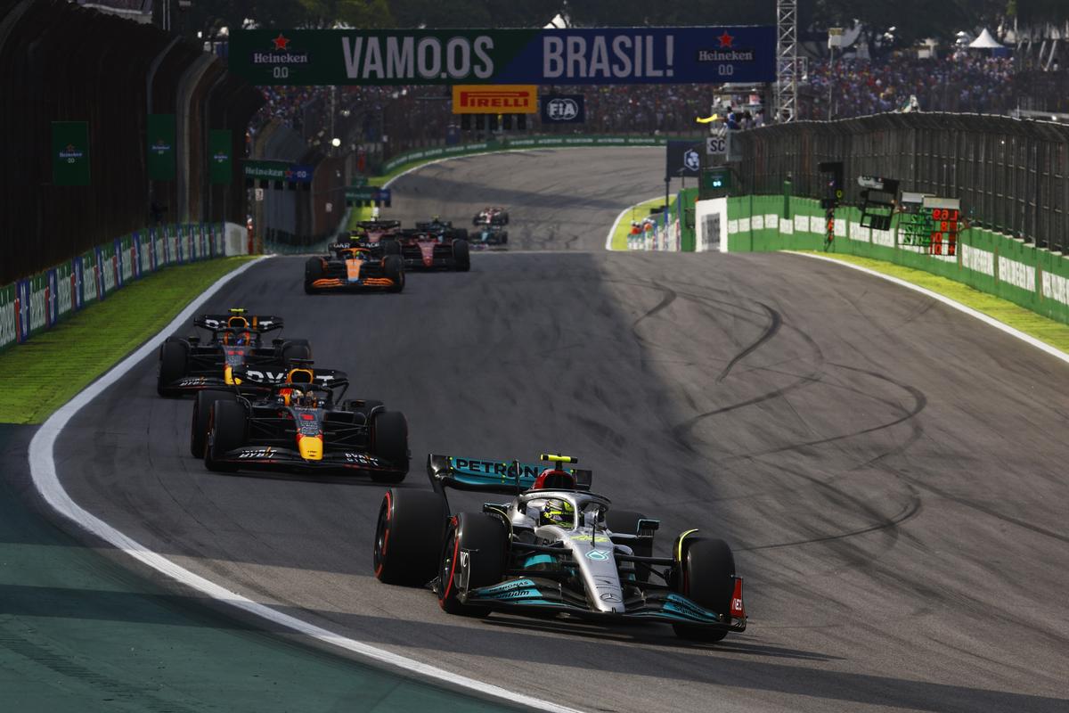 Scandal la vârful Red Bull, după Marele Premiu al Braziliei » Verstappen a ignorat ordinele echipei și nu s-a lăsat depășit de coechipierul Perez: „A demonstrat cine e el cu adevărat”