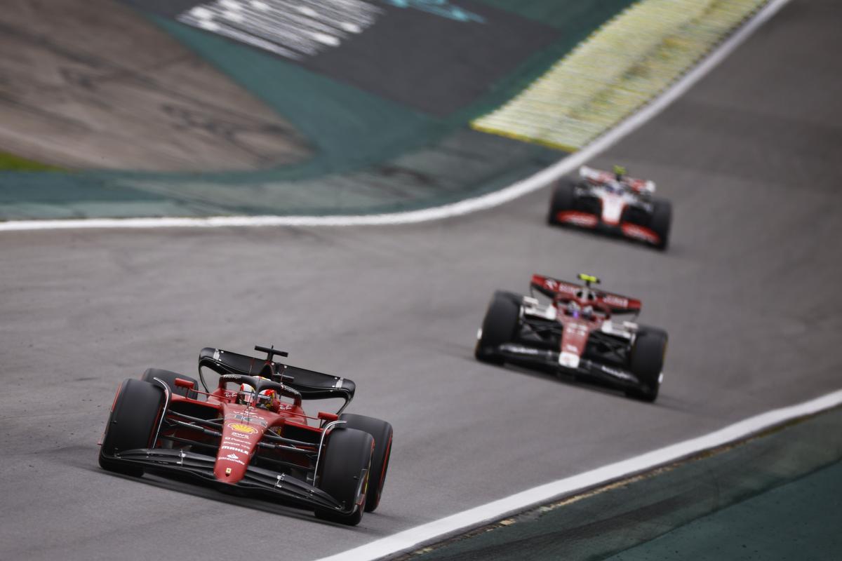 Scandal la vârful Red Bull, după Marele Premiu al Braziliei » Verstappen a ignorat ordinele echipei și nu s-a lăsat depășit de coechipierul Perez: „A demonstrat cine e el cu adevărat”