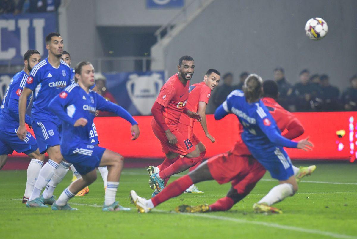În control cu Pintilii » FCSB a limpezit rapid duelul cu echipa-comedie a lui Napoli și a urcat pe loc de play-off » Clasamentul ACUM