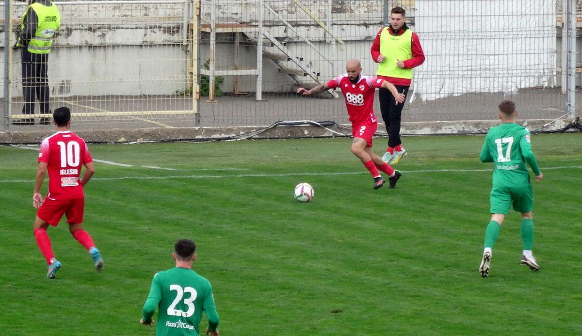 6 detalii de la Dinamo - Dumbrăvița: s-a schimbat playlistul din vestiar, rezervele au făcut hora bucuriei + ce le-au cerut fanii jucătorilor la final