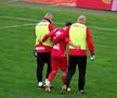 6 detalii de la Dinamo - Dumbrăvița: s-a schimbat playlistul din vestiar, rezervele au făcut hora bucuriei + ce le-au cerut fanii jucătorilor la final