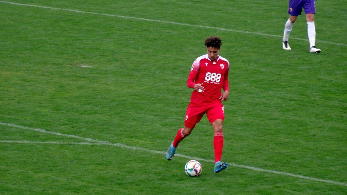 6 detalii de la Dinamo - Dumbrăvița: s-a schimbat playlistul din vestiar, rezervele au făcut hora bucuriei + ce le-au cerut fanii jucătorilor la final
