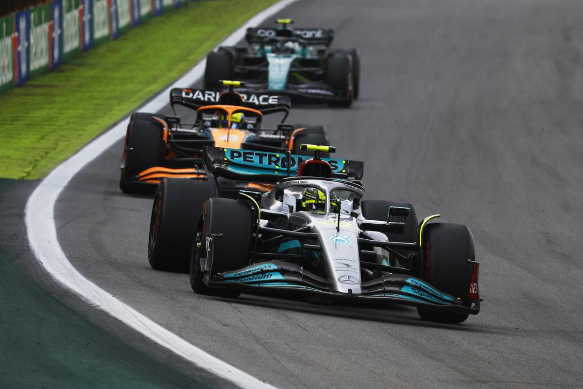 Scandal la vârful Red Bull, după Marele Premiu al Braziliei » Verstappen a ignorat ordinele echipei și nu s-a lăsat depășit de coechipierul Perez: „A demonstrat cine e el cu adevărat”