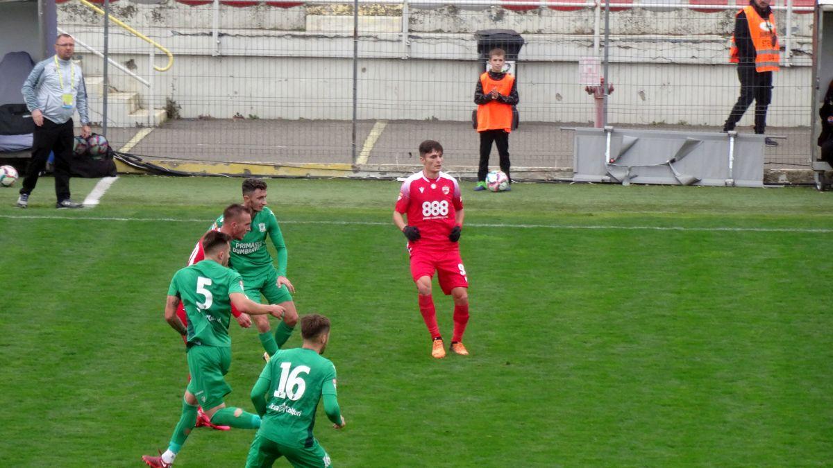 6 detalii de la Dinamo - Dumbrăvița: s-a schimbat playlistul din vestiar, rezervele au făcut hora bucuriei + ce le-au cerut fanii jucătorilor la final