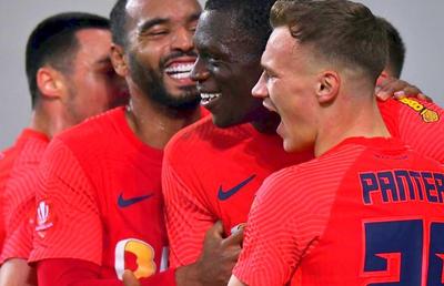 În control cu Pintilii » FCSB a limpezit rapid duelul cu echipa-comedie a lui Napoli și a urcat pe loc de play-off » Clasamentul ACUM