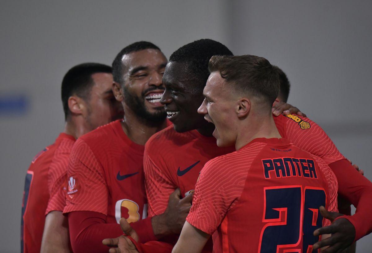 Gică Popescu, revoltat că Pintilii stă pe banca lui FCSB și dă interviuri după meci: „Mi se pare de prost gust! De ce se mai fac regulamente dacă intervin tot felul de aranjamente?”