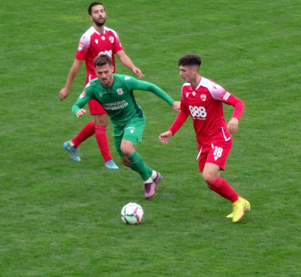 6 detalii de la Dinamo - Dumbrăvița: s-a schimbat playlistul din vestiar, rezervele au făcut hora bucuriei + ce le-au cerut fanii jucătorilor la final