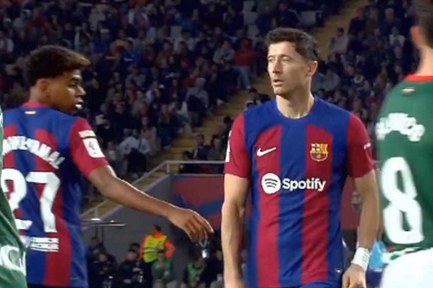 Lewandowski l-a lăsat cu mâna întinsă pe Lamine Yamal