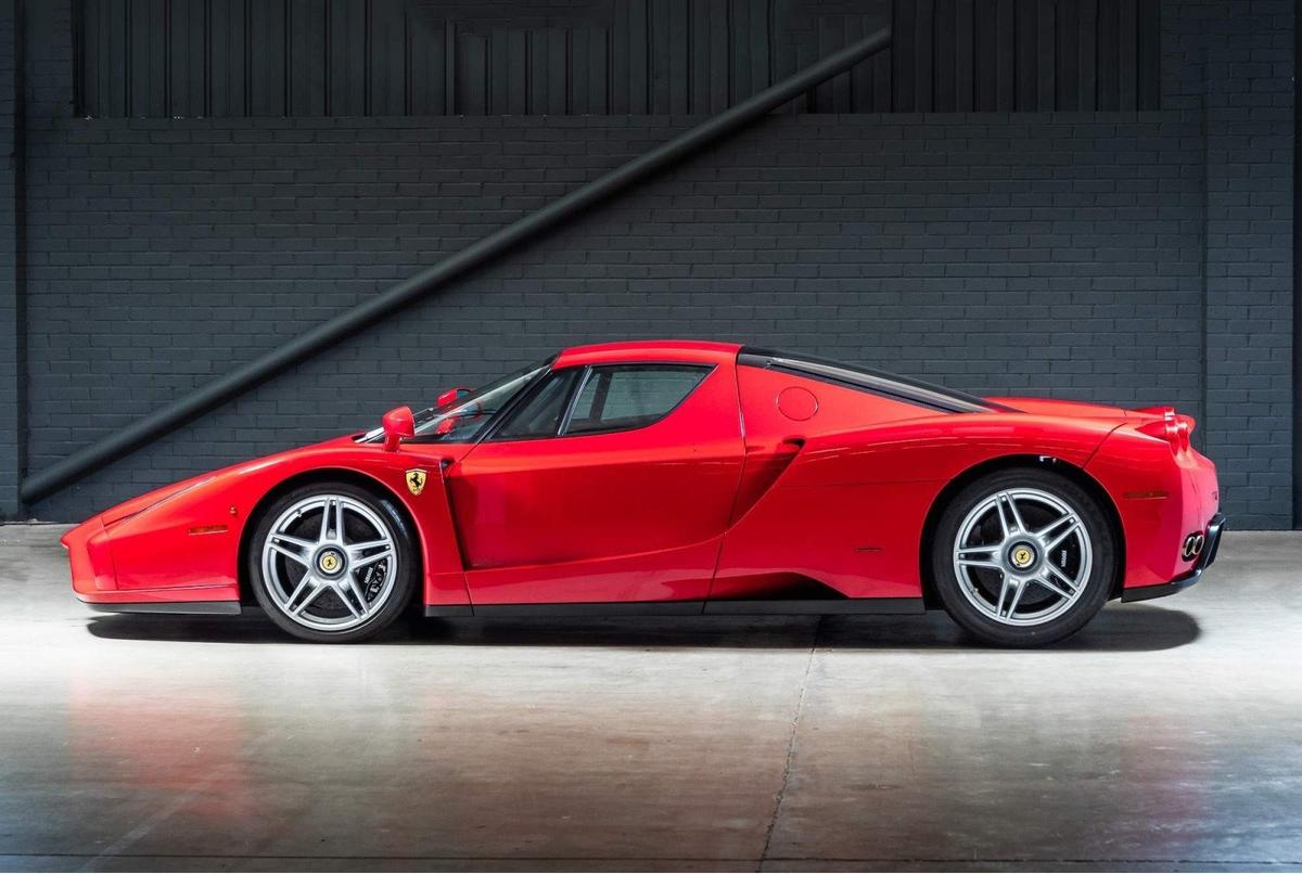 În 2004, un milionar britanic a comandat un Ferrari Enzo și a avut niște cereri nemaiauzite! Azi vrea să-l vândă cu o sumă astronomică!