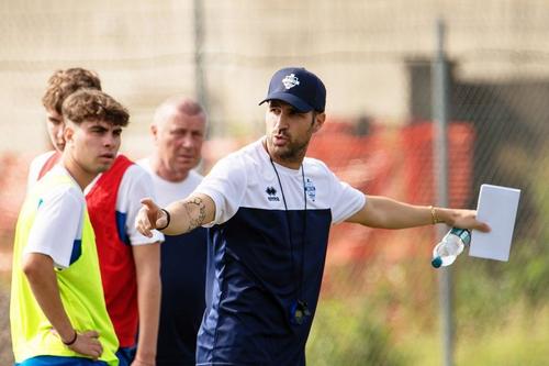 Fostul internațional spaniol Cesc Fabregas (36 de ani) va fi numit pe banca formației italiene Como, echipă care ocupă locul 6 în clasamentul din Serie B. 
Foto: Instagram @cesc4fabregas