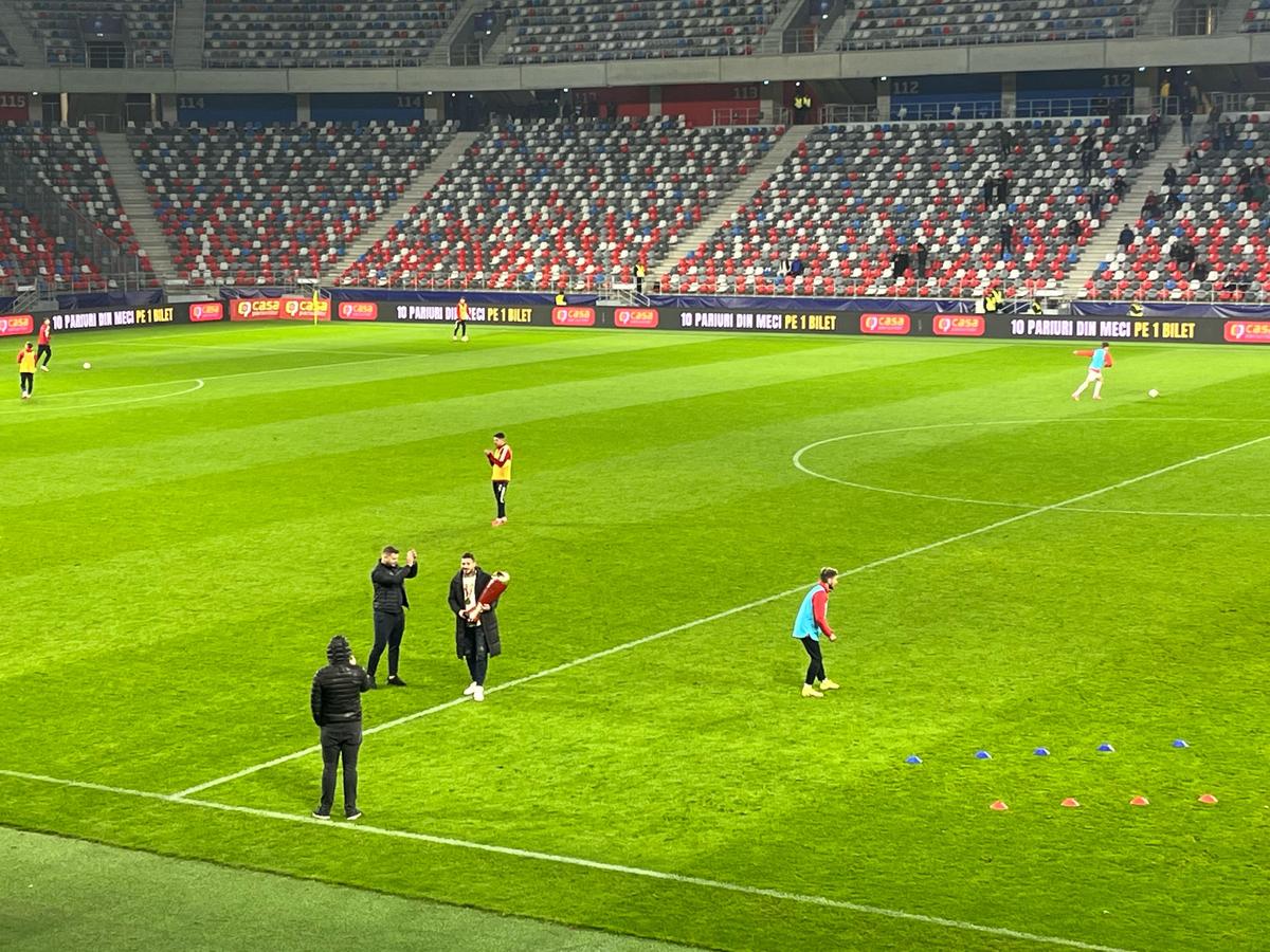 Trofeul de la Campionatul Mondial de Minifotbal prezentat fanilor » Adus în Ghencea, la CSA Steaua - Csikszereda
