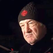 Gigi Becali, în fața secției de poliție // sursă foto: captură video Antena 3