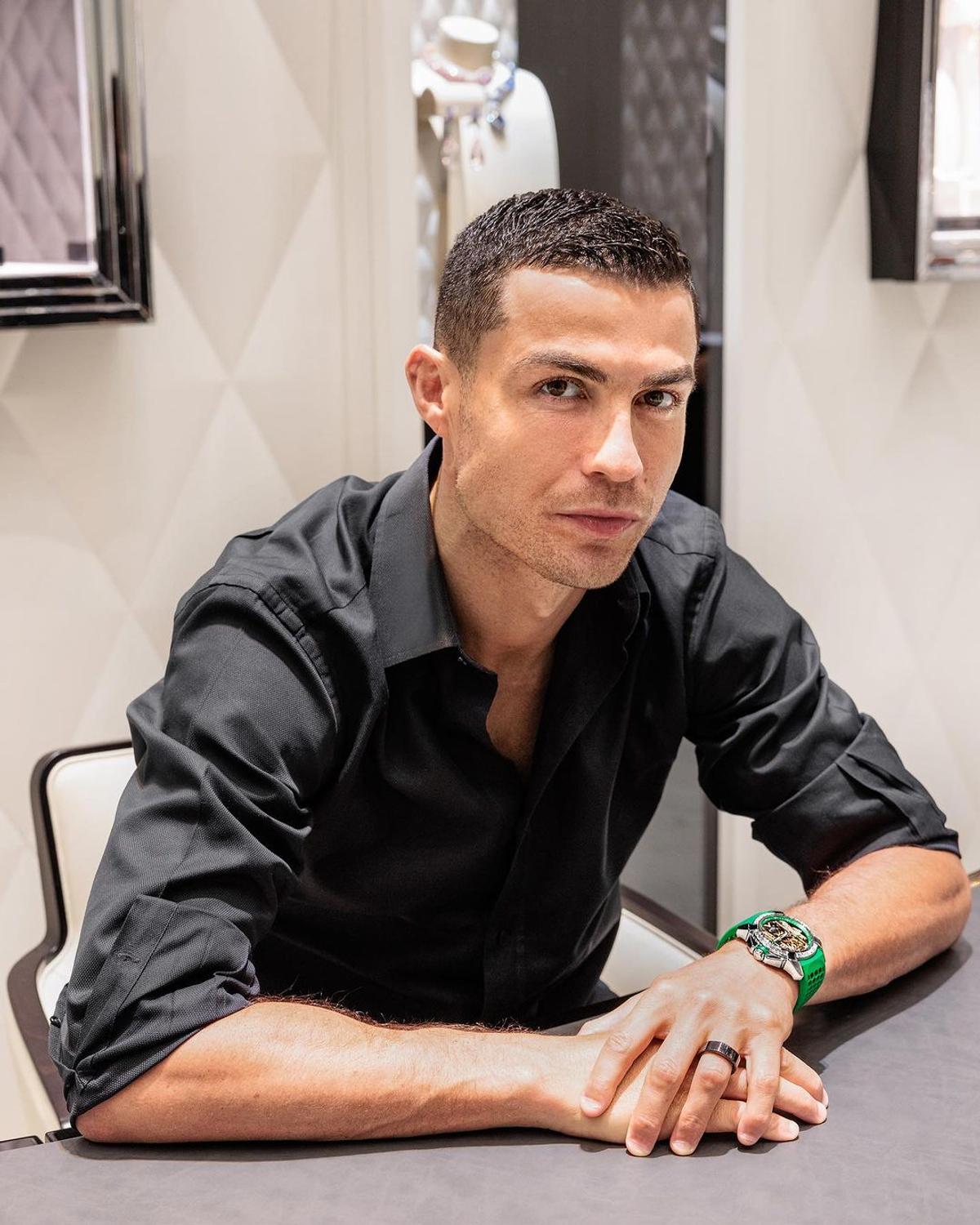 Imagini cu casa în valoare de 21 de milioane de euro a lui Cristiano Ronaldo! Va avea un garaj pentru 20 de mașini, dar și două piscine