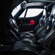 Ferrari Enzo, ediție limitată semnată de piloții Michael Schumacher și Rubens Barrichello (foto: dicklovett.co.uk)