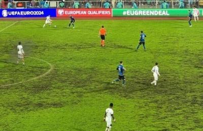 Eran Zahavi, golgheterul Israelului, e furios: „Nu a fost fotbal, am jucat într-o cocină de porci în Kosovo”. Ne avertizează: „Va trebui să batem România”