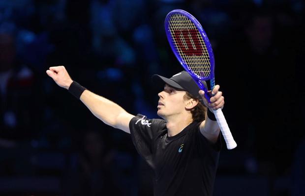 Alex de Minaur și-a făcut partea: a câștigat contra lui Fritz și așteaptă verdictul din ultimul meci al grupei la ATP Finals
