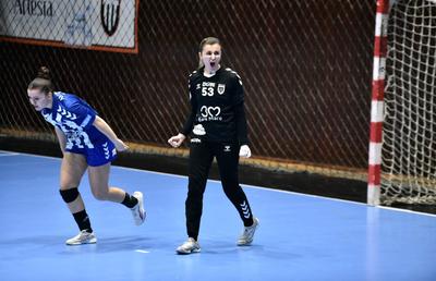 Vești bune înaintea Mondialului de handbal » Iulia Dumanska și Sonia Vasiliu, evoluții remarcabile în Baia Mare - Slatina