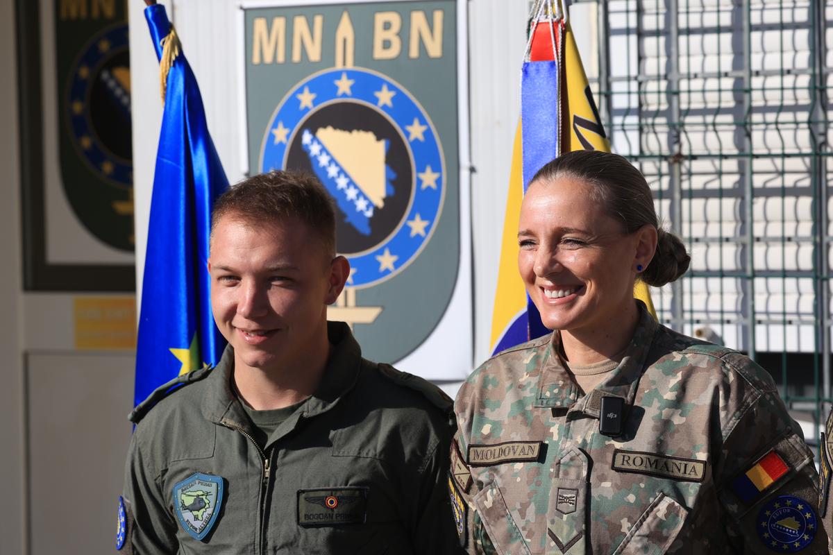 Povești spectaculoase ale militarilor români din Sarajevo: ultrasul din galeria lui U Cluj și verișoara lui Horațiu Moldovan, fotbalistă în Liga 3 » Cum vor trăi meciul Bosnia - România