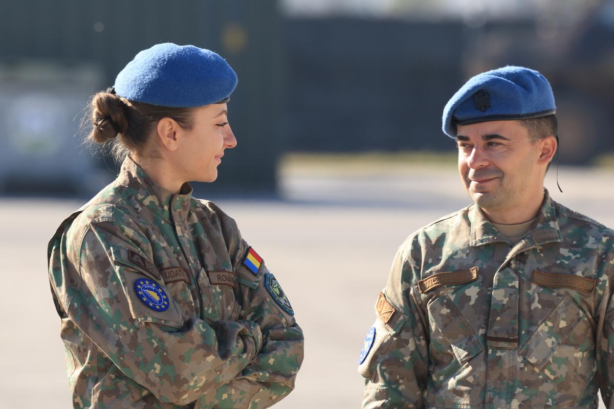 Povești spectaculoase ale militarilor români din Sarajevo: ultrasul din galeria lui U Cluj și verișoara lui Horațiu Moldovan, fotbalistă în Liga 3 » Cum vor trăi meciul Bosnia - România