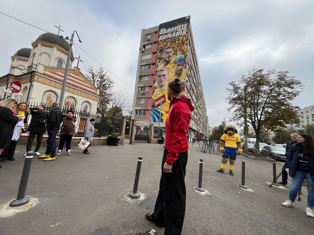Drăgușin, lângă pictura murală