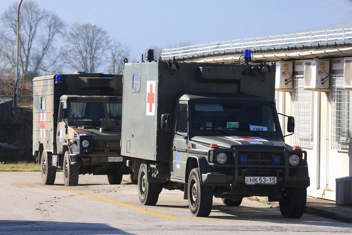 Povești spectaculoase ale militarilor români din Sarajevo: ultrasul din galeria lui U Cluj și verișoara lui Horațiu Moldovan, fotbalistă în Liga 3 » Cum vor trăi meciul Bosnia - România