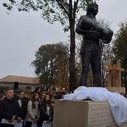 Statuia lui Helmut Duckadam, dezvăluită la Semlac