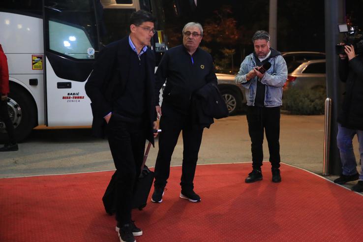 Sosirea echipei naţionale la hotelul Zenica Foto: Ionuţ Iordache (GSP)