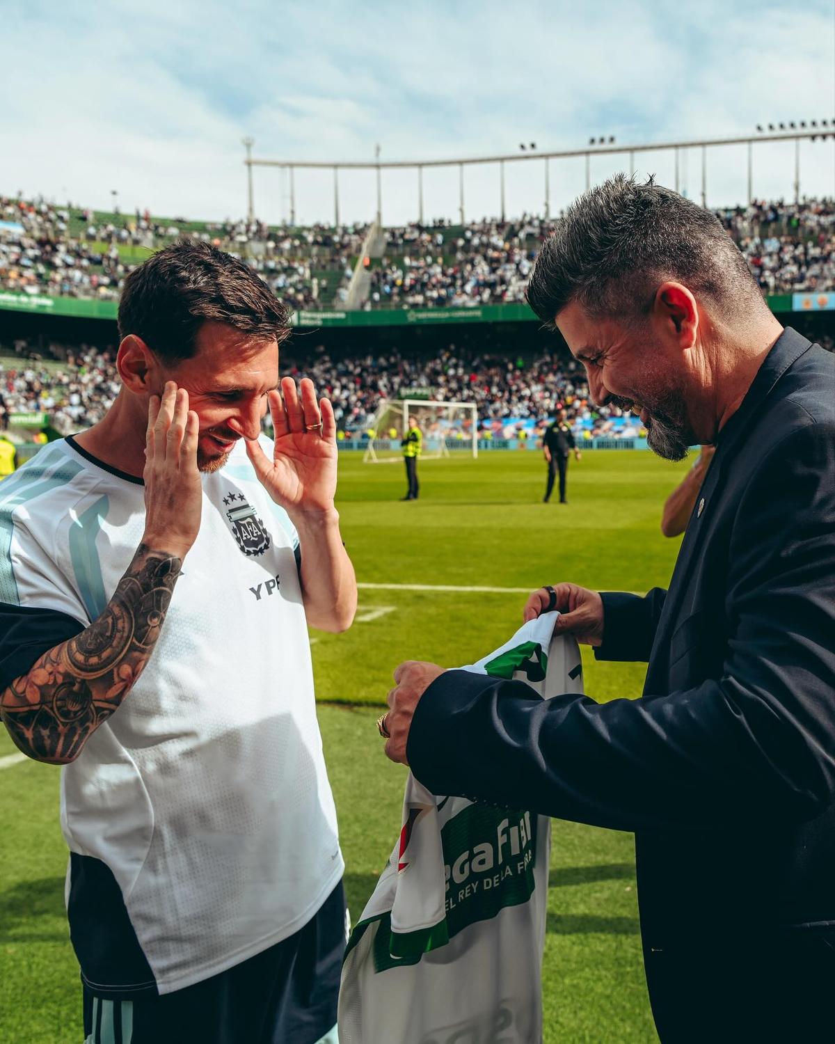 Lionel Messi și Argentina, antrenament sub privirile a 20.000 de fani în Spania