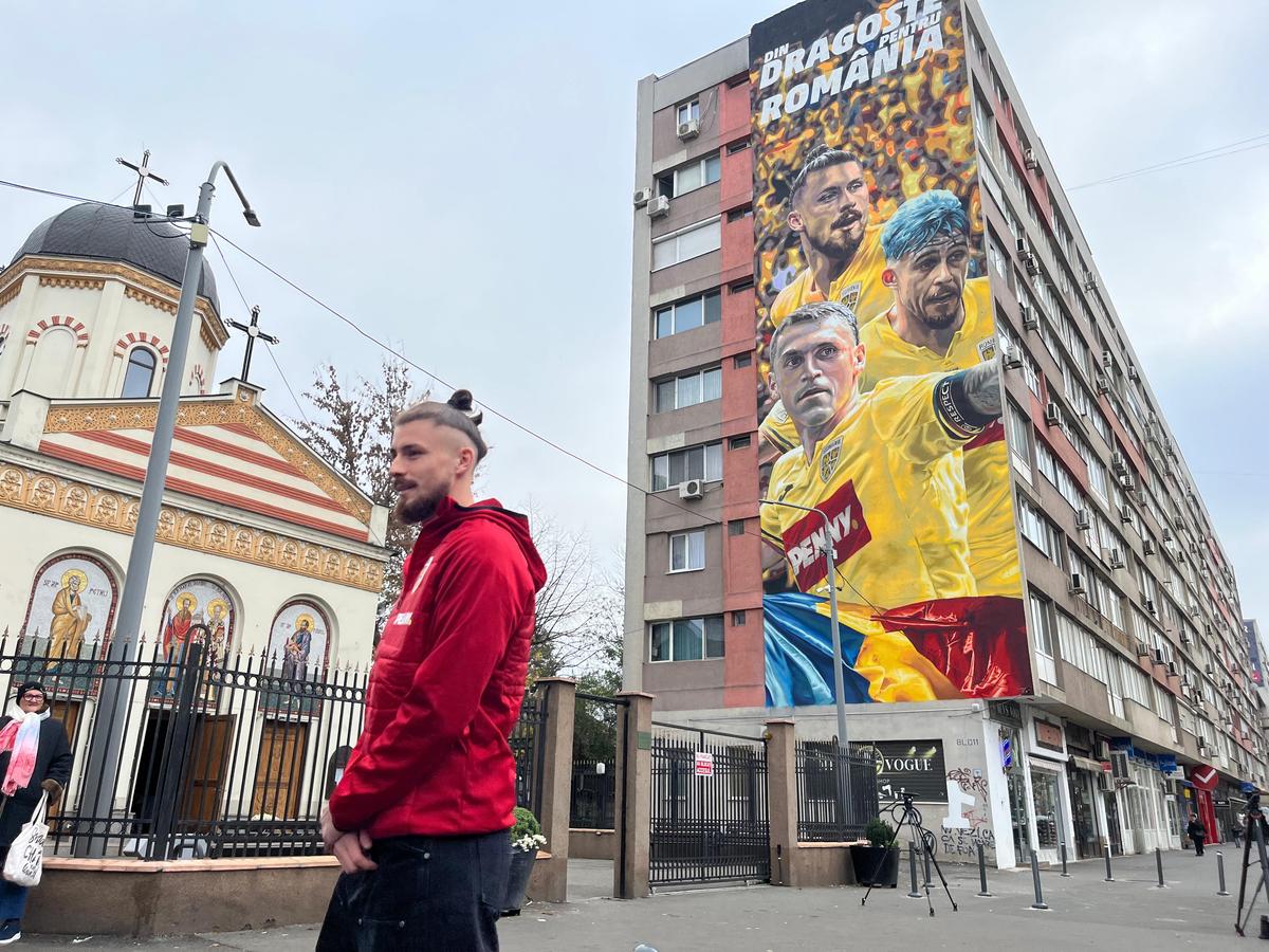 Drăgușin, lângă pictura murală